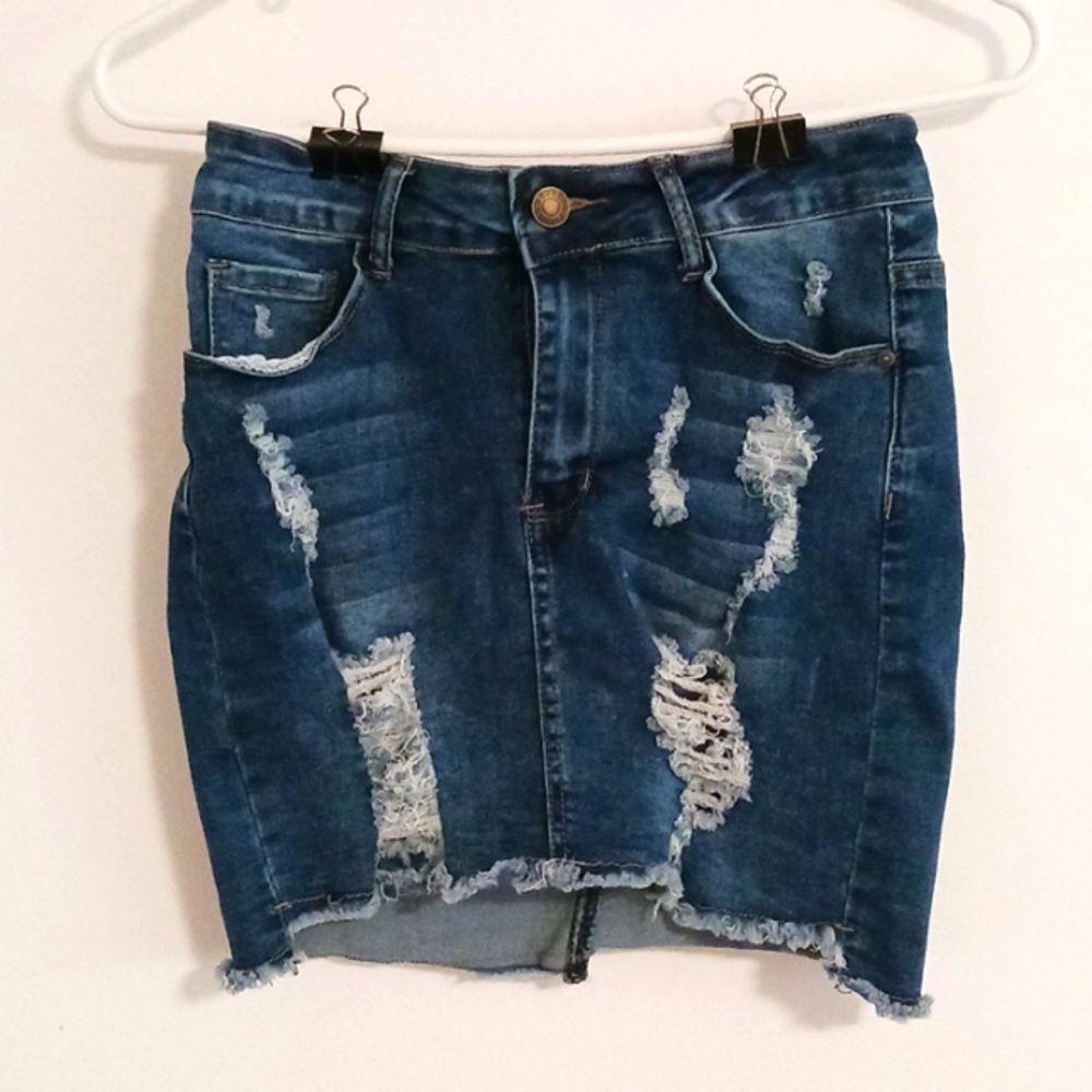 Distressed jean mini skirt for teens 💙